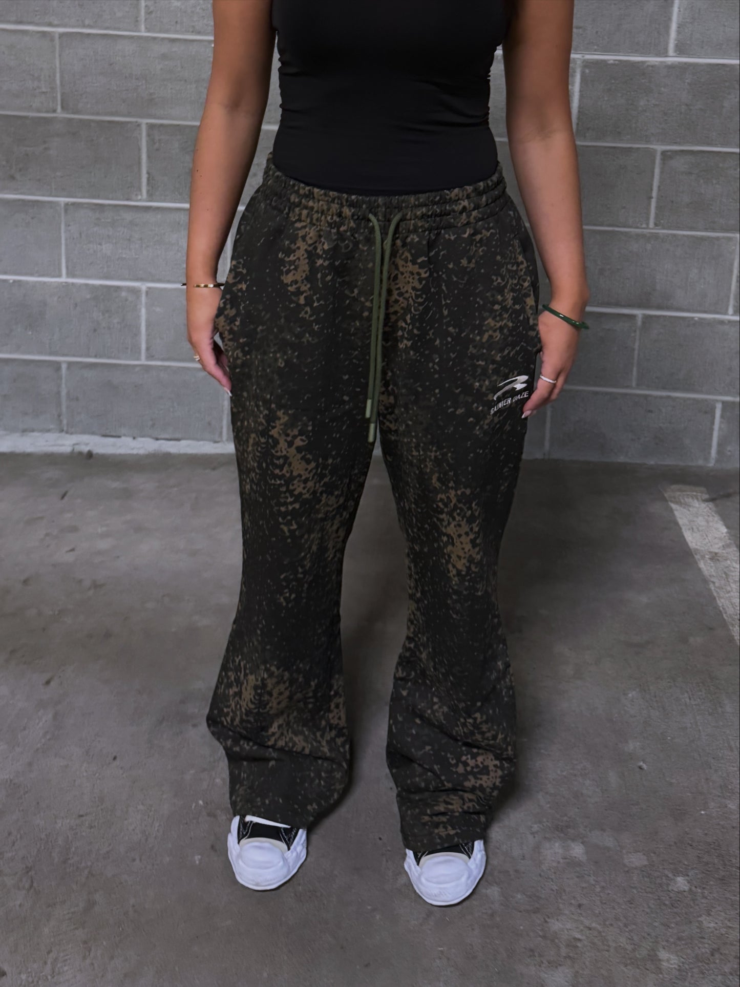 EVERGREEN CAMO SWEAT